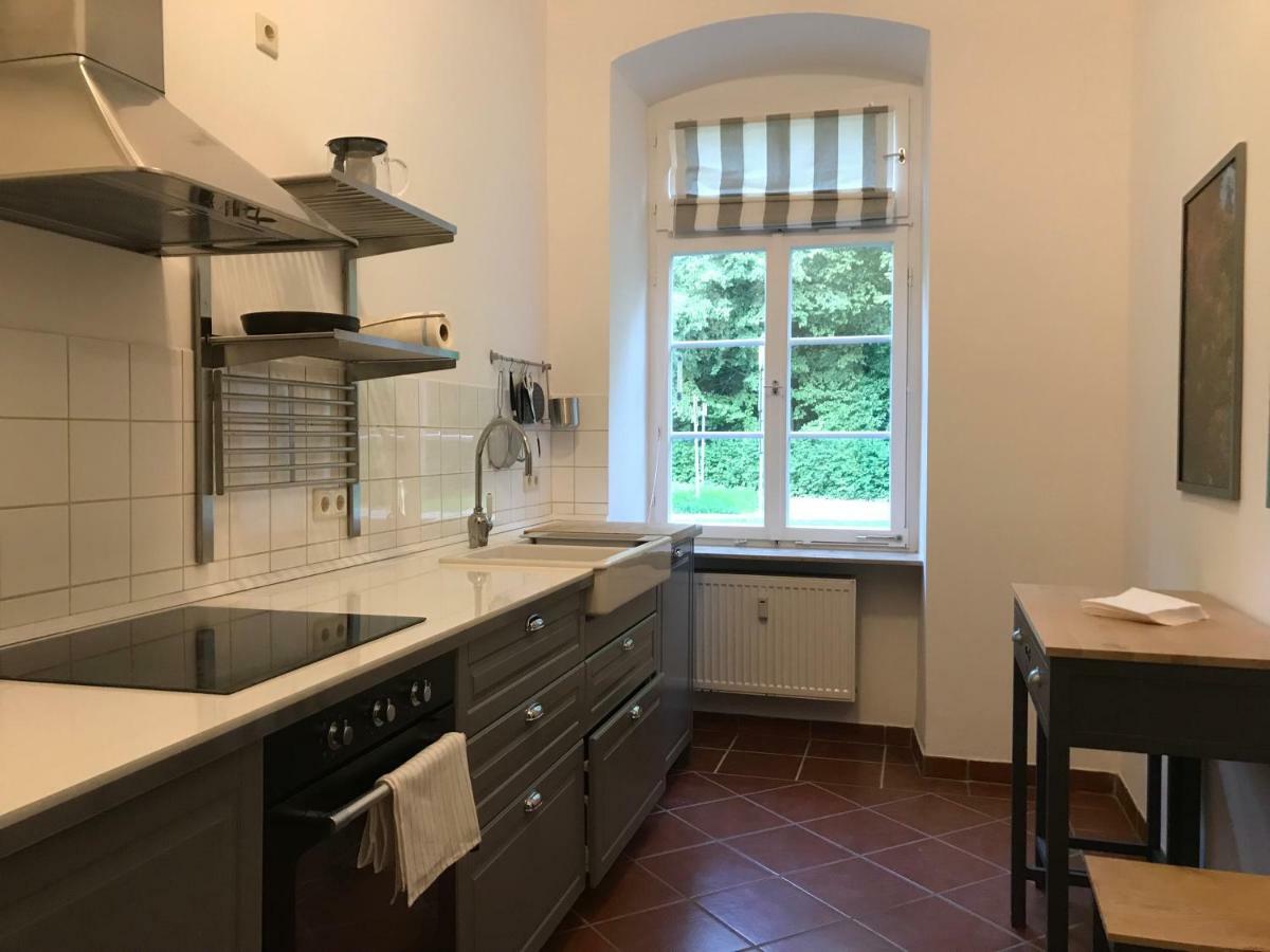 Elegantes Gaesteapartment Verano In Schloss Und Hofgut Langenzell Wiesenbach Esterno foto